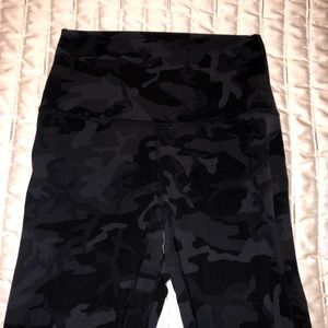 Lululemon Align 21” camo print